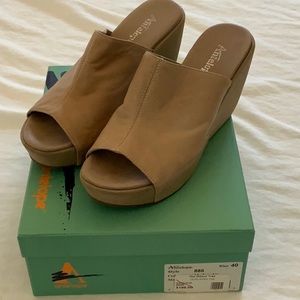 Antelope clog open toe sandal